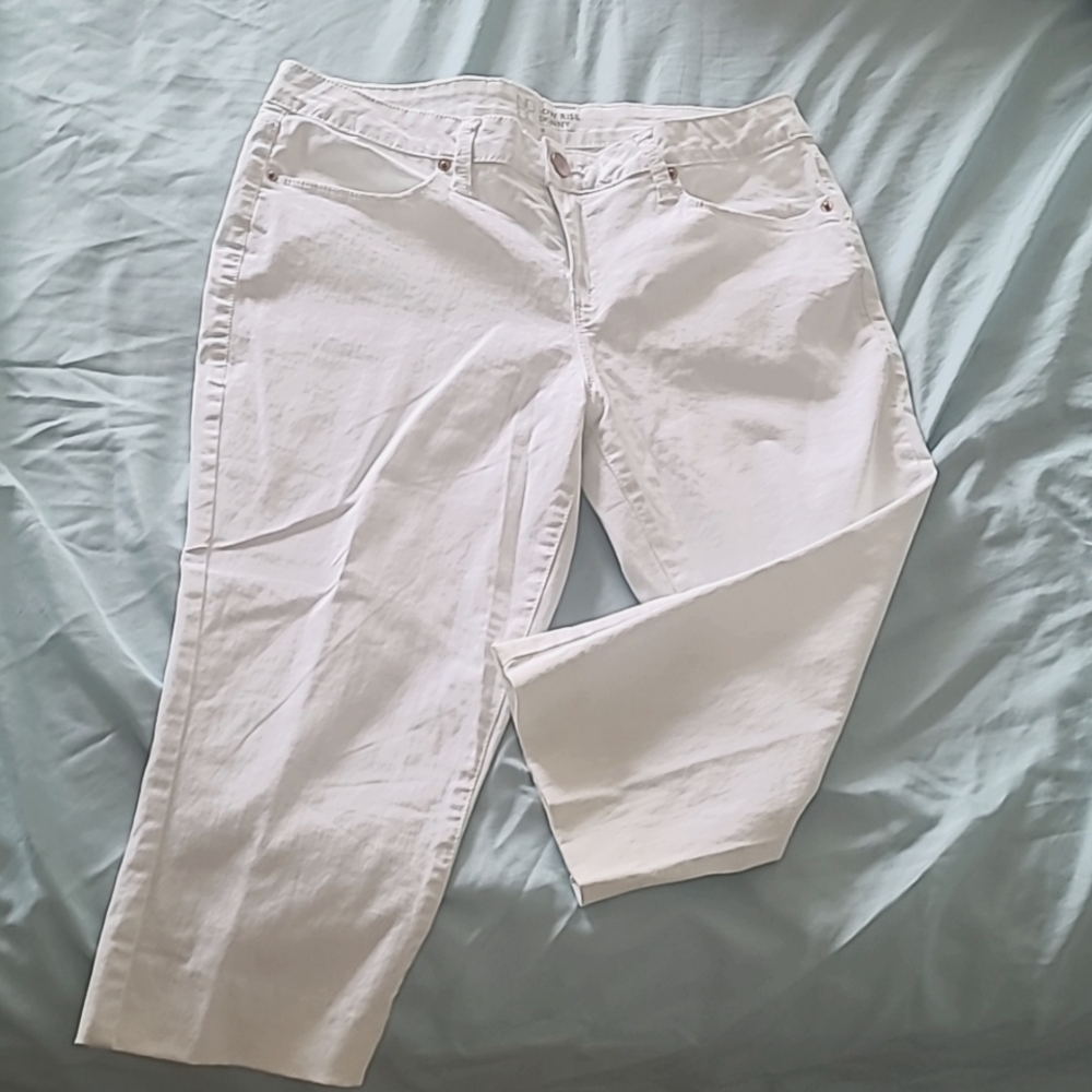 Low rise skinny jeans to mid- length